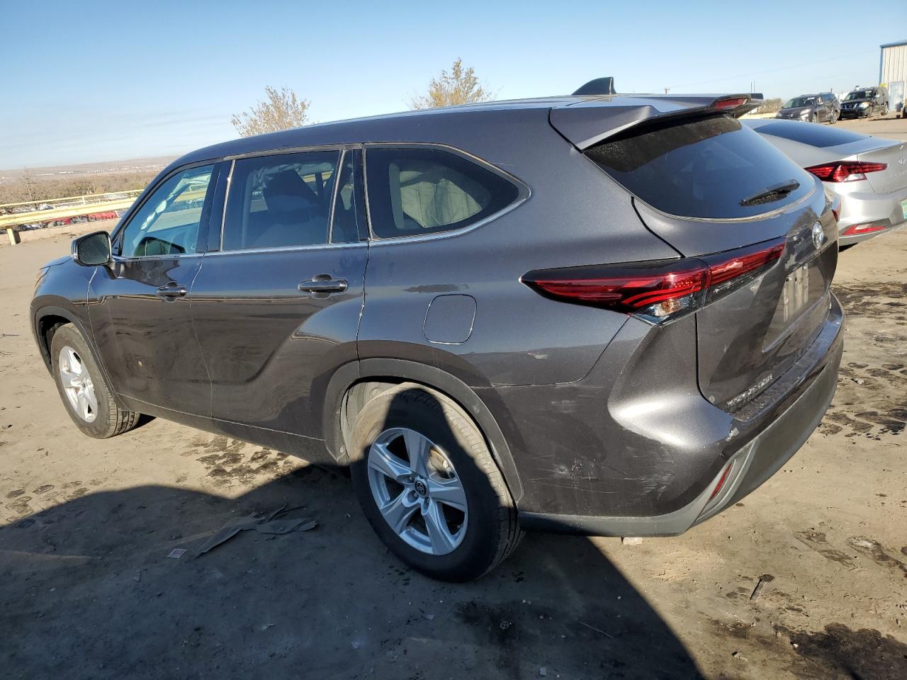 2022 Toyota Highlander VIN 5TDZZRAH6NS547218 Copart auction photo, undercarriage damage thumbnail 2