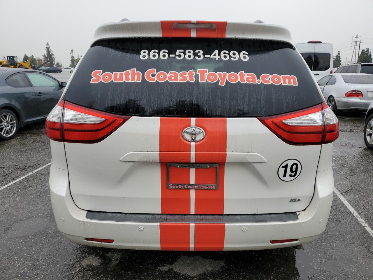 2015 Toyota Sienna VIN 5TDYK3DC2FS557484 Copart auction photo, front end damage thumbnail 6