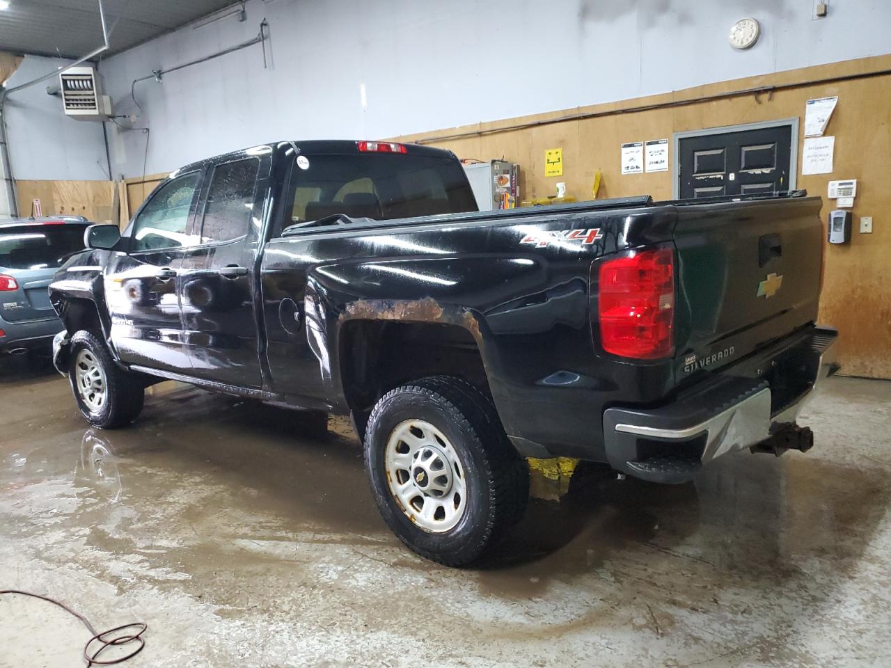 2015 Chevrolet Silverado VIN 1GC2KUEG9FZ552486 Copart auction photo, front end / minor dent/scratches damage thumbnail 2