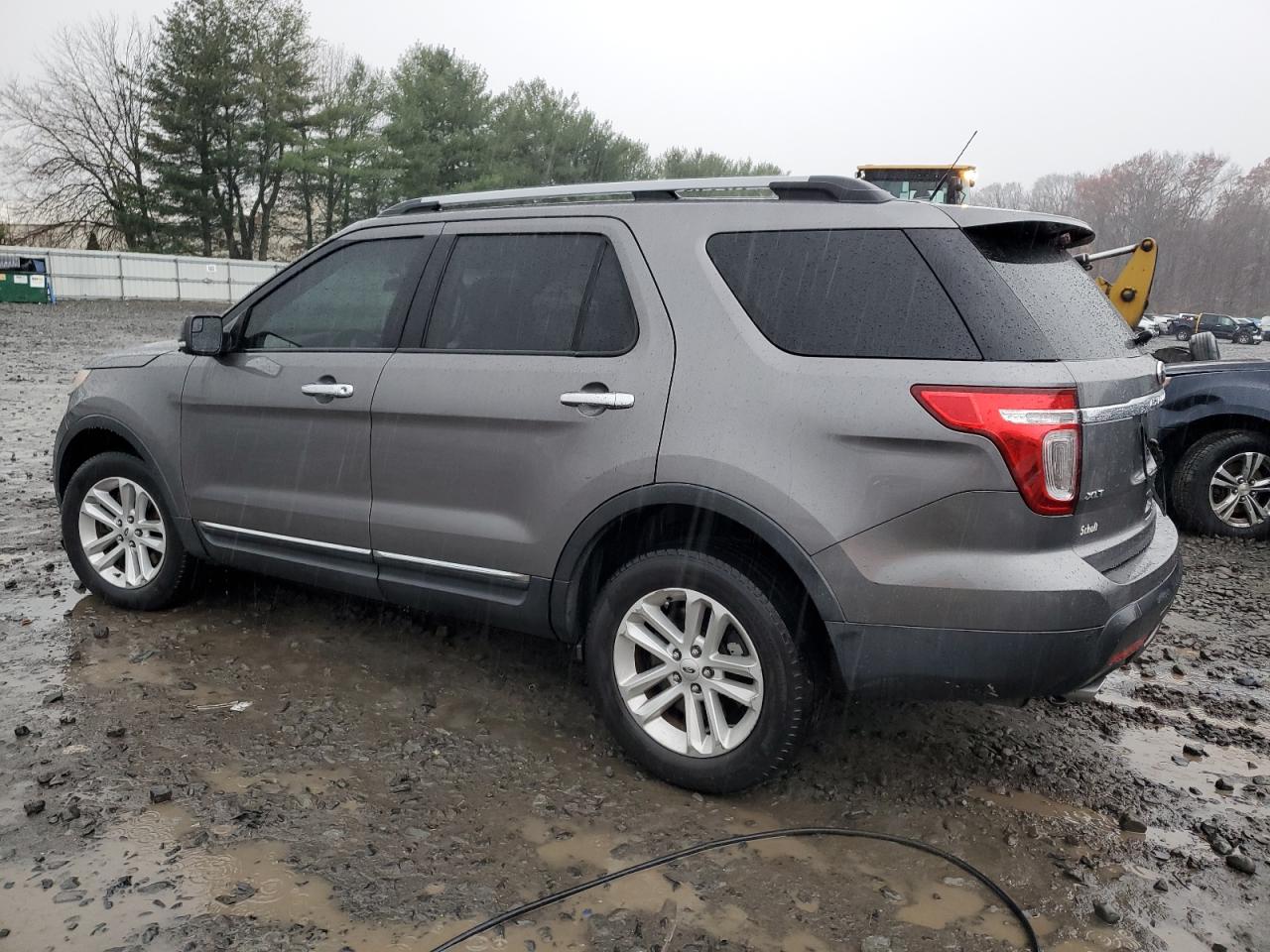 2014 Ford Explorer VIN 1FM5K8D83EGB39760 Copart auction photo, side / front end damage thumbnail 2
