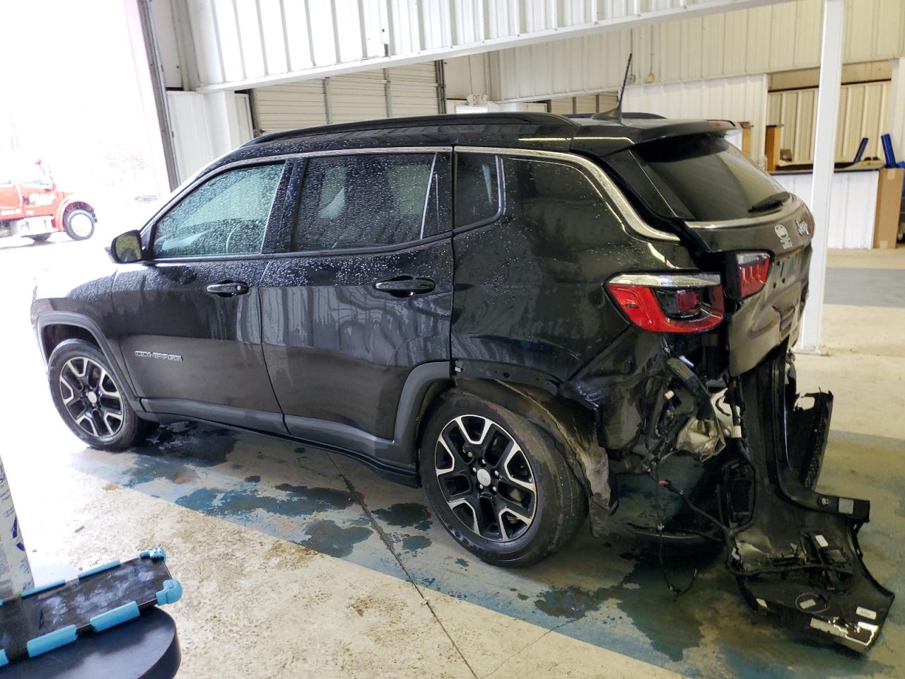 2022 Jeep Compass VIN 3C4NJCBB4NT106495 Copart auction photo, rear end damage thumbnail 2