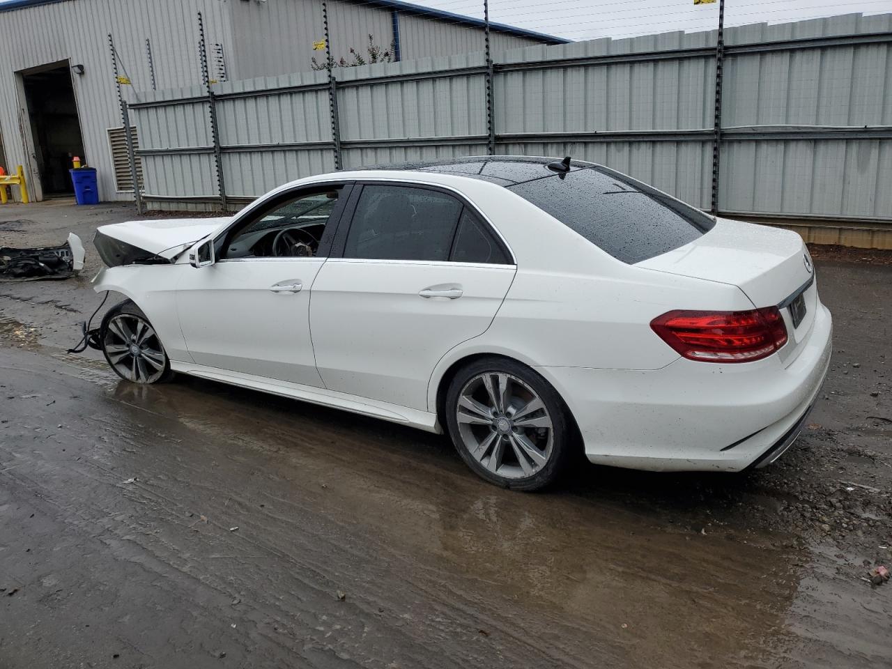 2014 Mercedes-Benz E-klasse VIN WDDHF5KB5EA820952 Copart auction photo, front end damage thumbnail 2