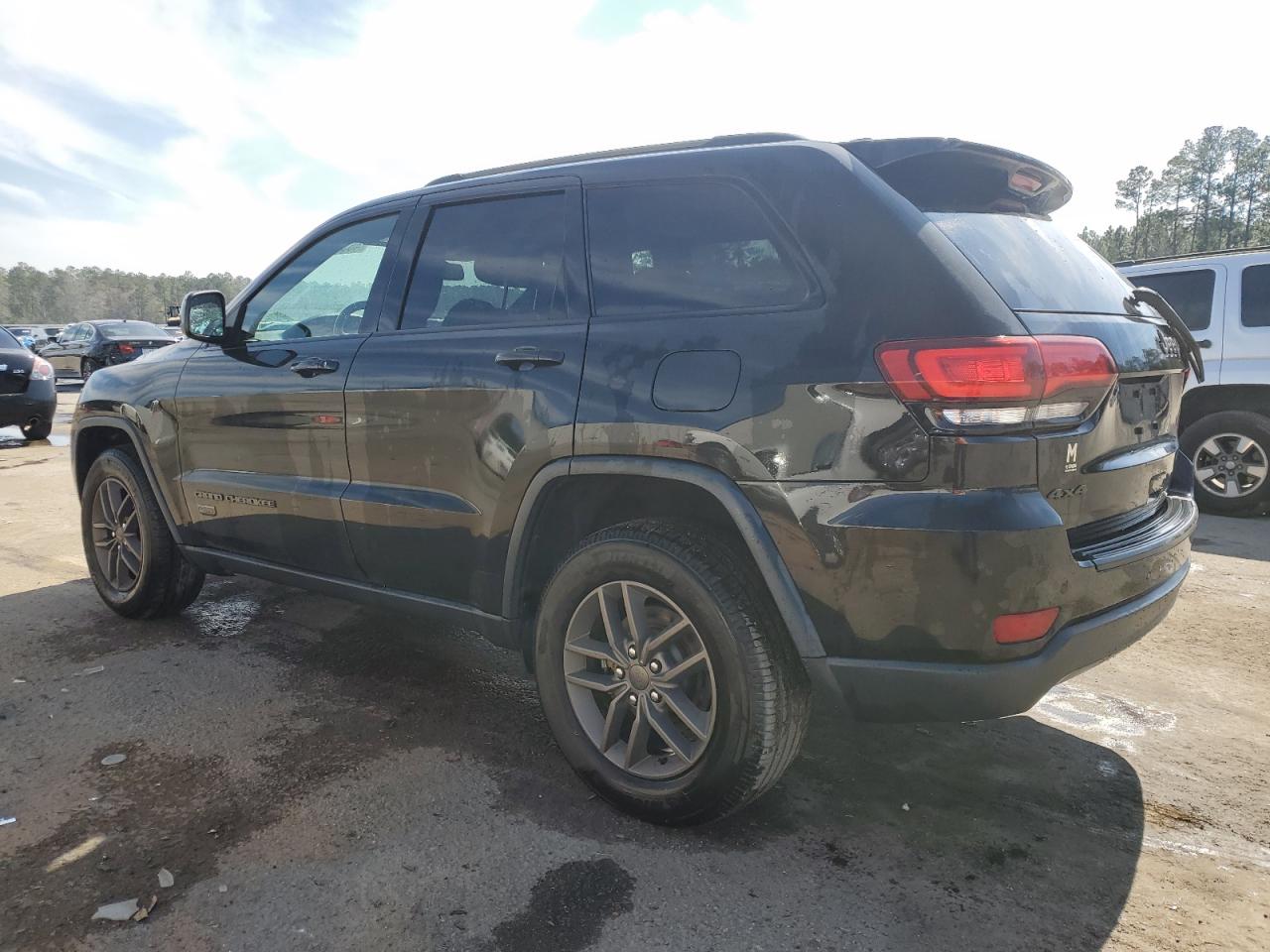 2016 Jeep Grand Cherokee VIN 1C4RJFAG2GC426011 Copart auction photo, front end / top/roof damage thumbnail 2