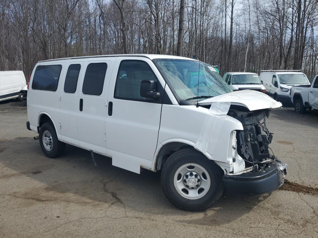 2016 Chevrolet Express VIN 1GCWGAFFXG1170085 Copart auction photo, front end / minor dent/scratches damage thumbnail 4