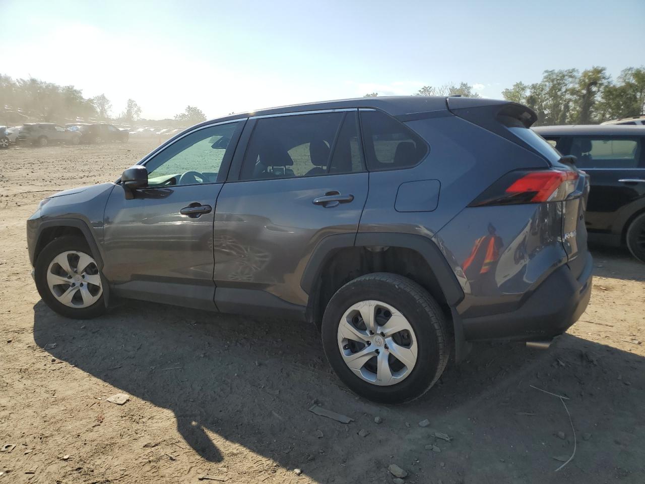 2022 Toyota RAV 4 VIN 2T3F1RFV0NW282397 Copart auction photo, front end / side damage thumbnail 2