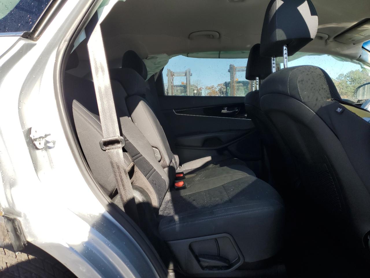 2019 KIA Sorento VIN 5XYPG4A56KG571713 Copart auction photo, all over damage thumbnail 11