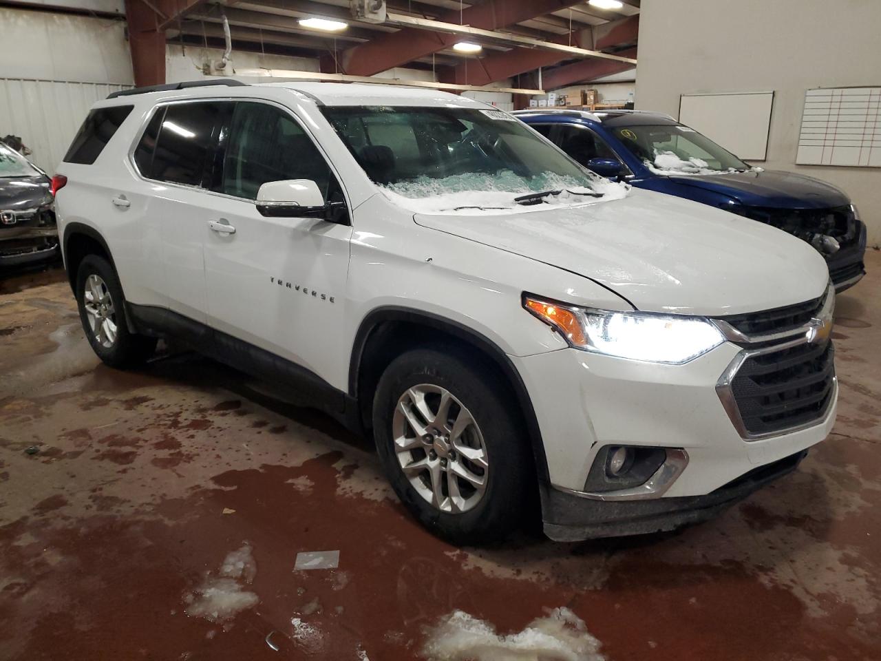 2019 Chevrolet Traverse VIN 1GNEVGKW0KJ172230 Copart auction photo, front end damage thumbnail 4