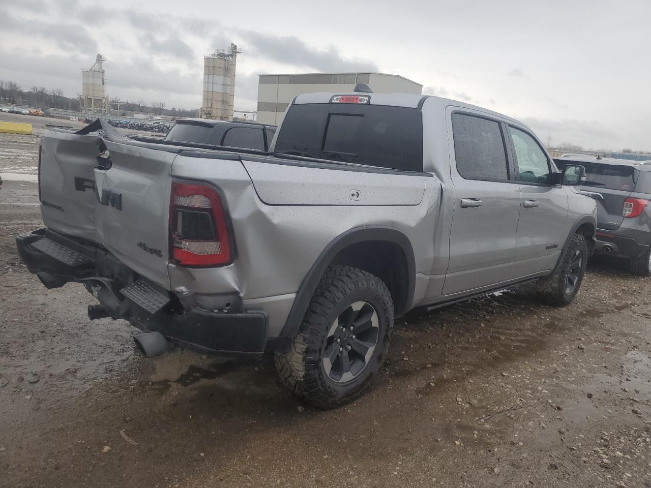 2019 RAM 1500 VIN 1C6SRFLTXKN721995 Copart auction photo, rear end damage thumbnail 3