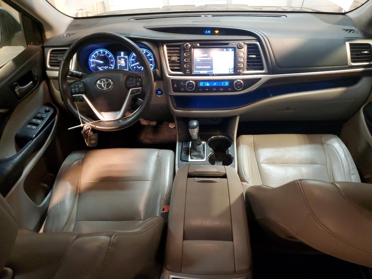 2015 Toyota Highlander VIN 5TDYKRFH9FS101266 Copart auction photo, side / minor dent/scratches damage thumbnail 8