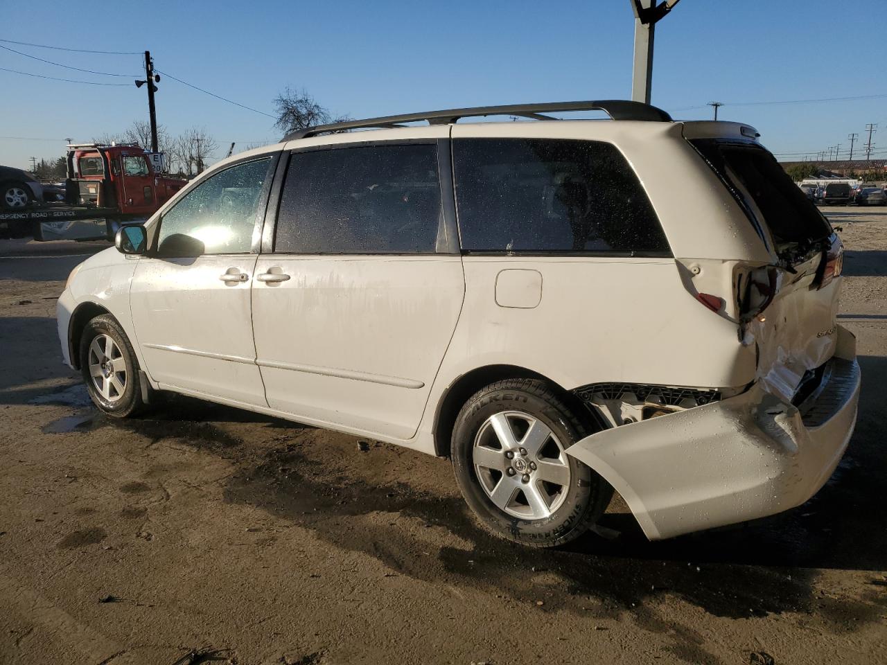 2005 Toyota Sienna VIN 5TDZA23C85S322590 Copart auction photo, rear end damage thumbnail 2