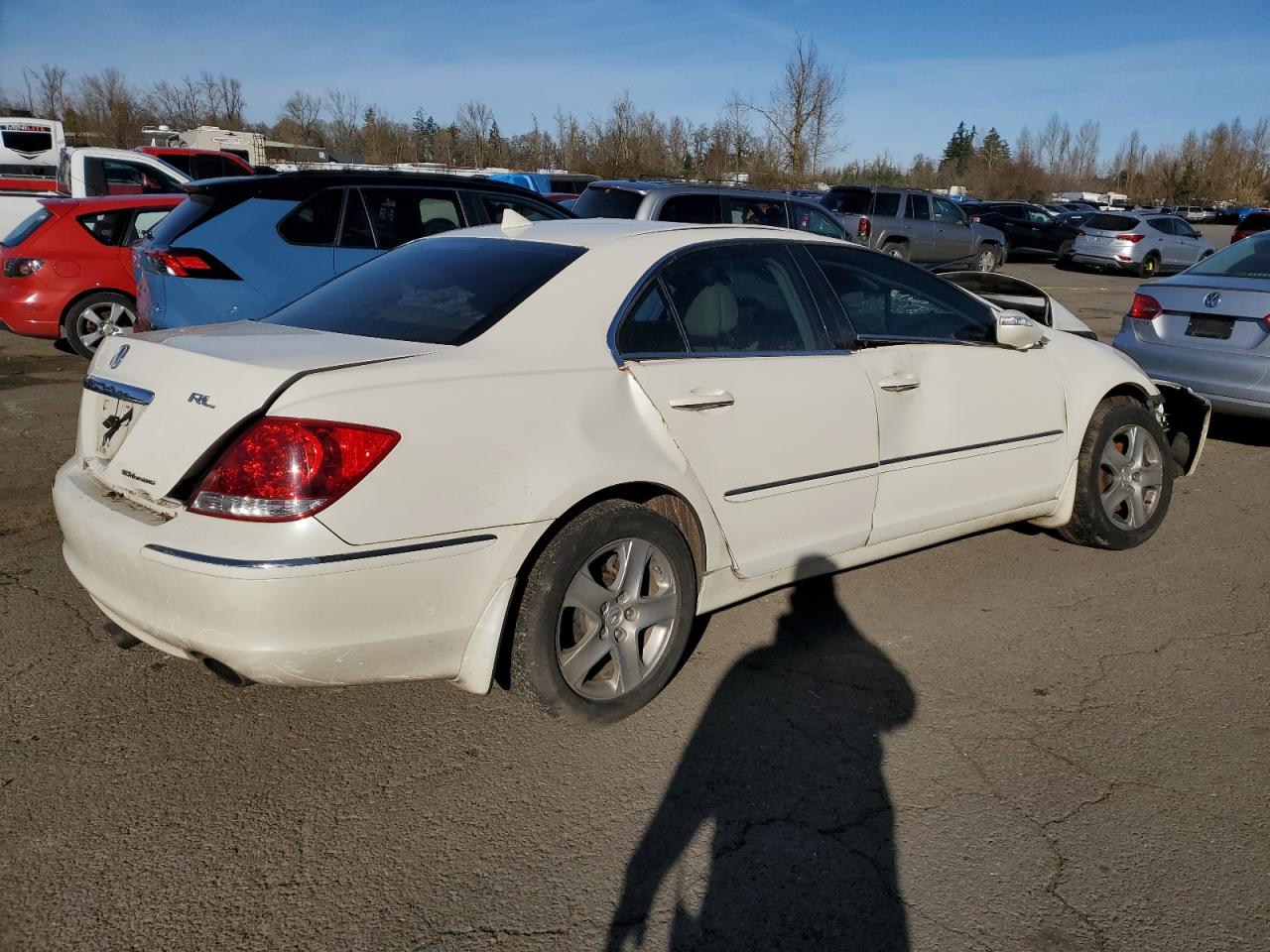 2005 Acura RL VIN JH4KB16575C011433 Copart auction photo, front end / side damage thumbnail 3