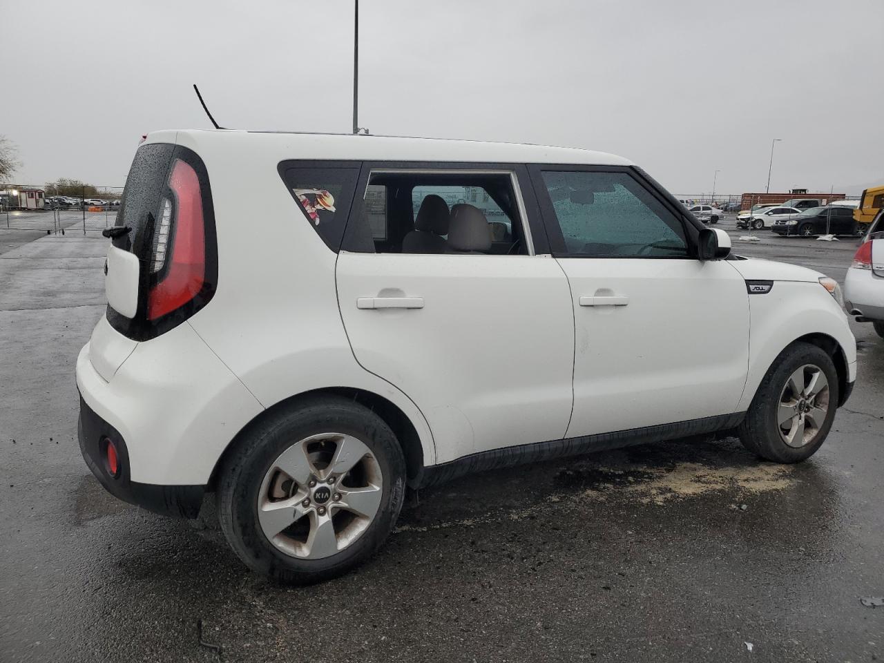 2018 KIA Soul VIN KNDJN2A23J7892061 Copart auction photo, vandalism damage thumbnail 3