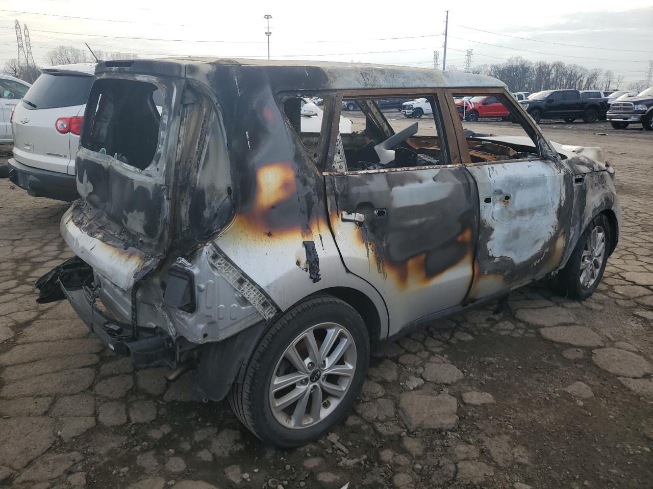 2019 KIA Soul VIN KNDJP3A5XK7013408 Copart auction photo, burn / missing/altered vin damage thumbnail 3