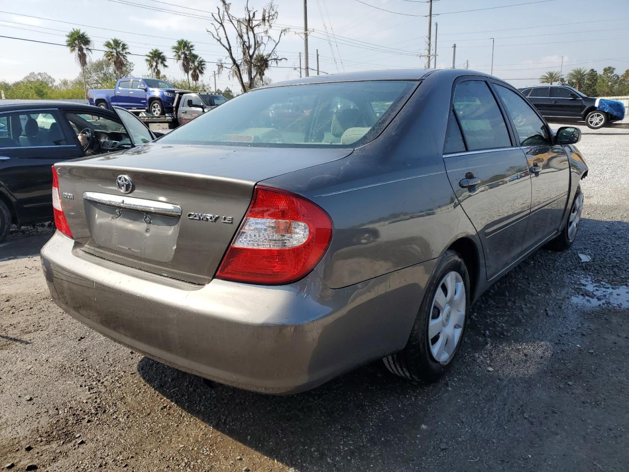 2002 Toyota Camry VIN 4T1BE32K02U516862 Copart auction photo, front end damage thumbnail 3