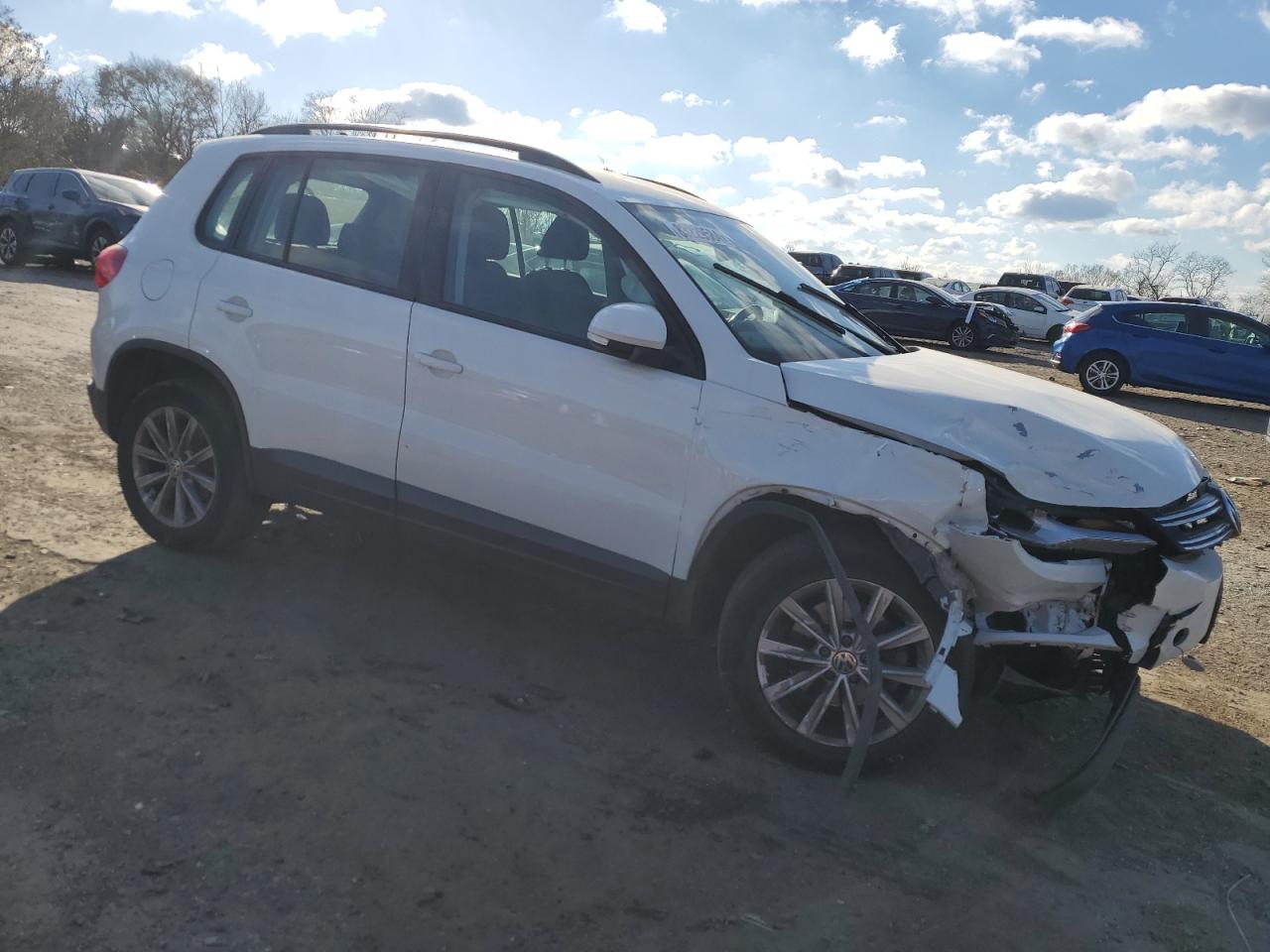 2017 Volkswagen Tiguan VIN WVGAV7AXXHK049020 Copart auction photo, front end / minor dent/scratches damage thumbnail 4