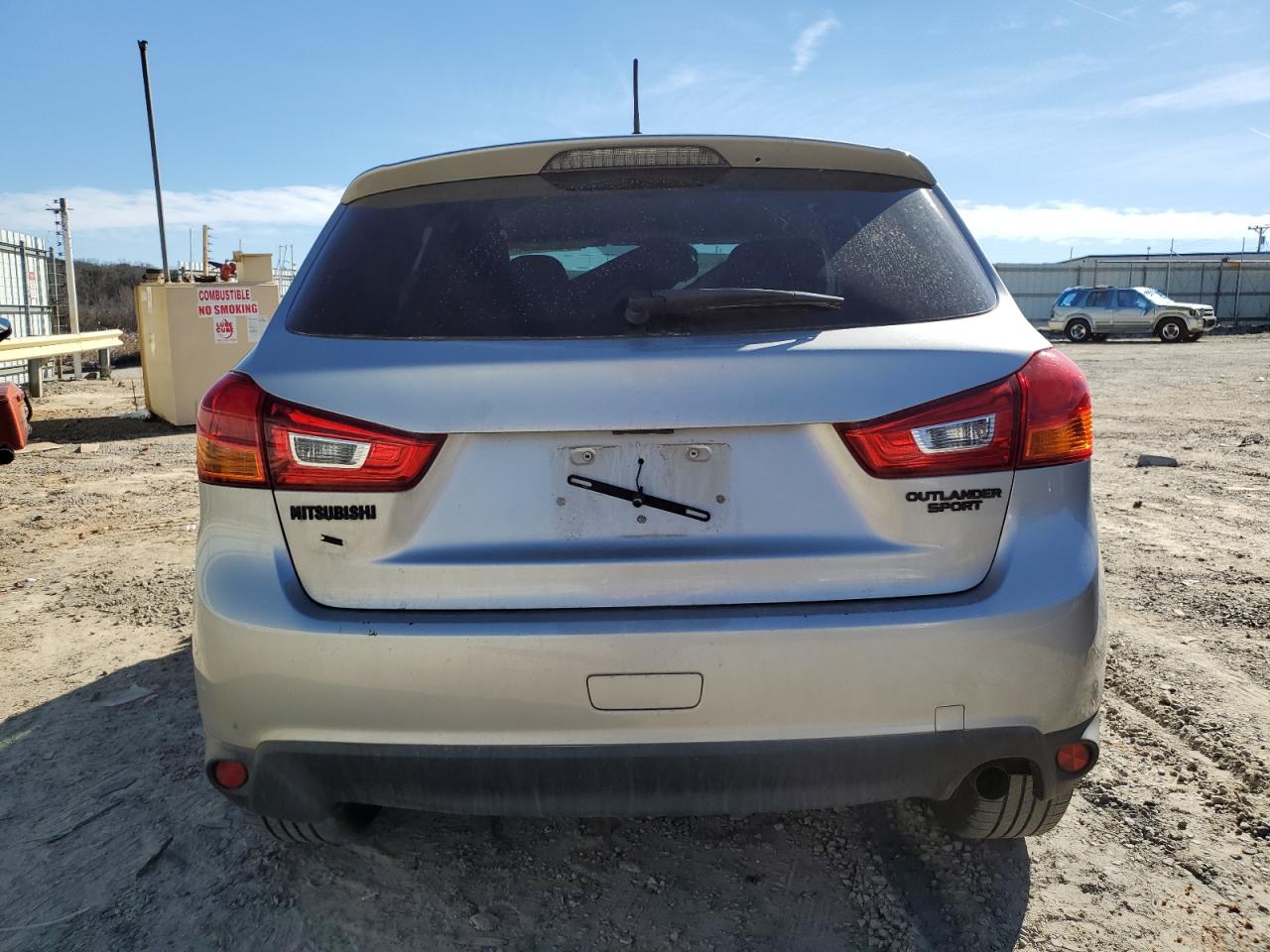 2015 Mitsubishi Outlander VIN 4A4AR3AUXFE010259 Copart auction photo, front end / minor dent/scratches damage thumbnail 6