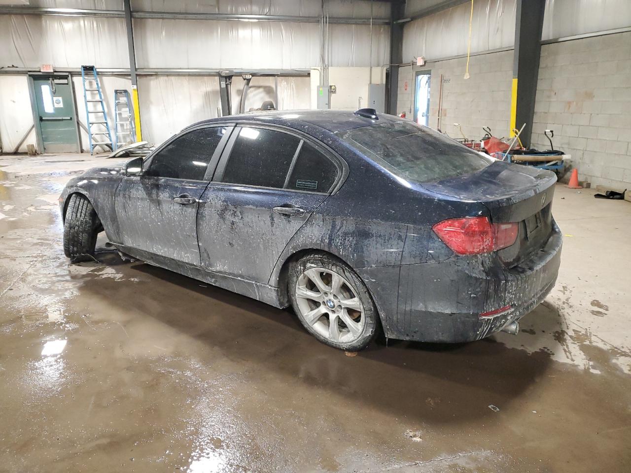 2014 BMW 3er VIN WBA3B9G55ENR91166 Copart auction photo, undercarriage / side damage thumbnail 2