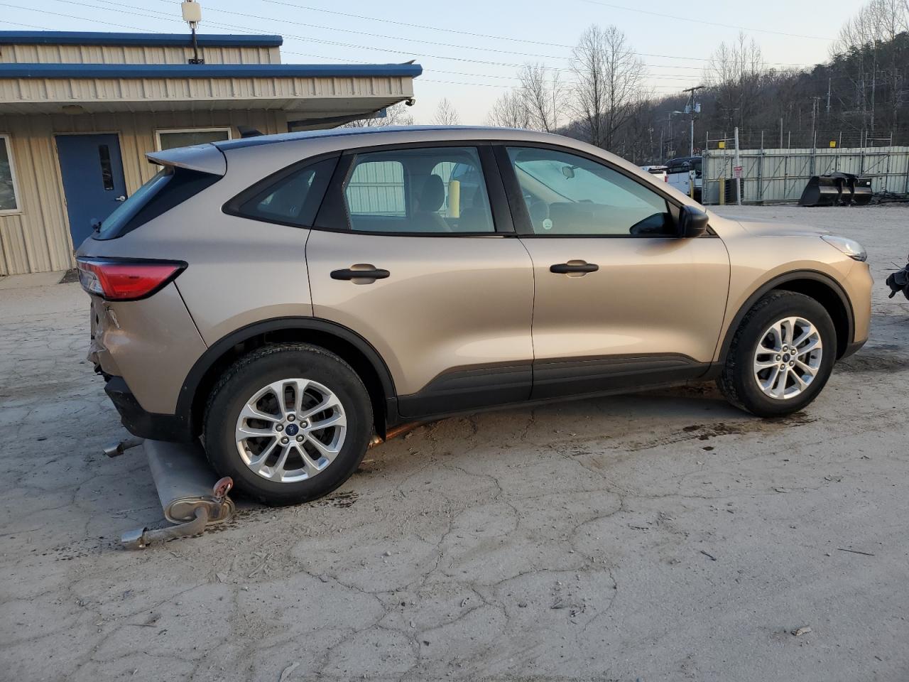 2020 Ford Escape VIN 1FMCU9F69LUB63014 Copart auction photo, rear end / side damage thumbnail 3