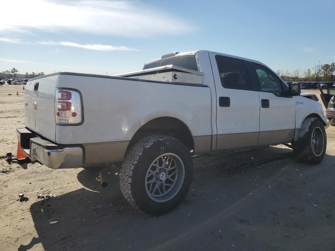 2006 Ford F-150 VIN 1FTPW12V36FB39556 Copart auction photo, front end damage thumbnail 3