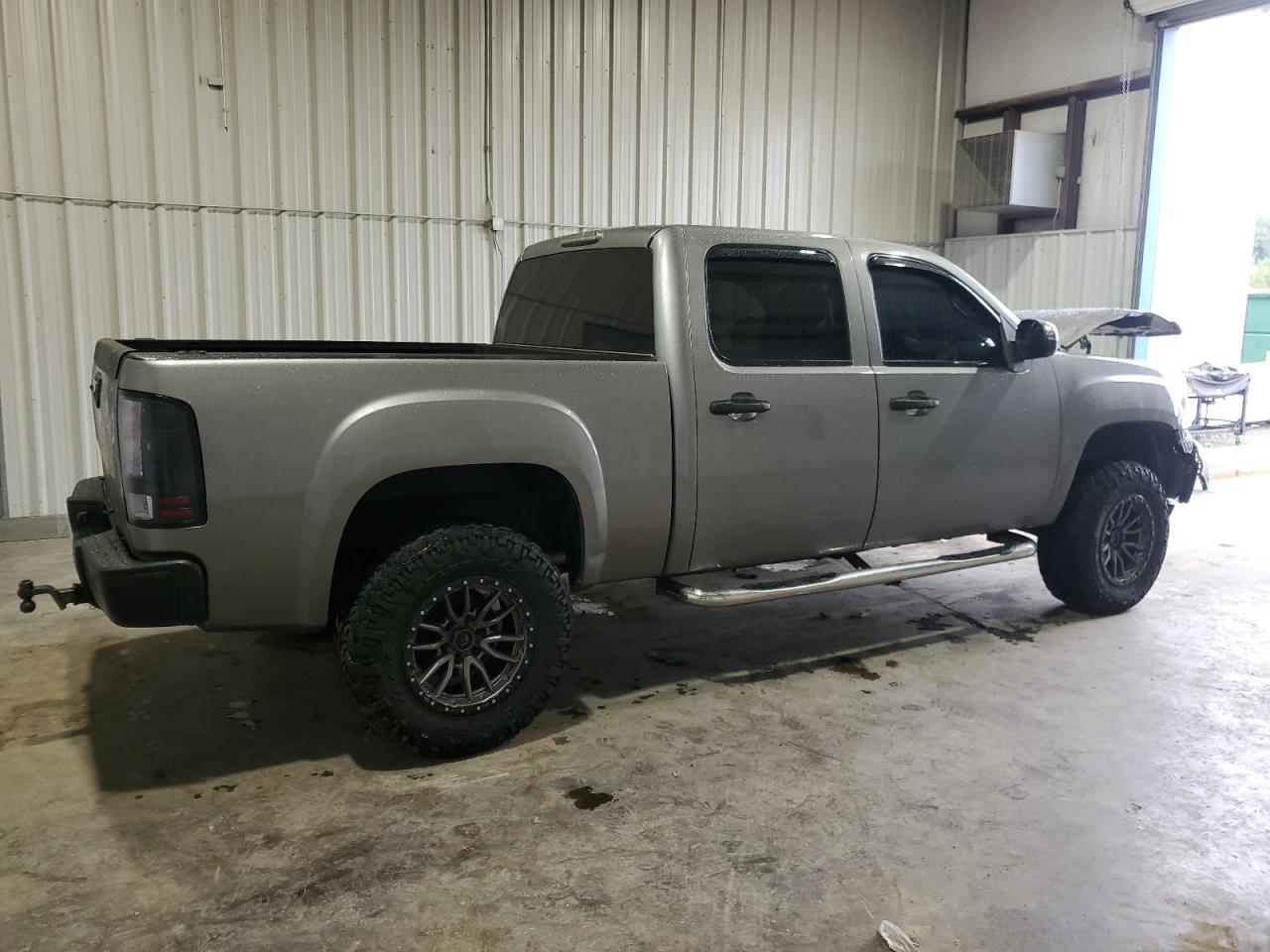 2007 GMC Sierra VIN 2GTEC13C171513507 Copart auction photo, front end damage thumbnail 3