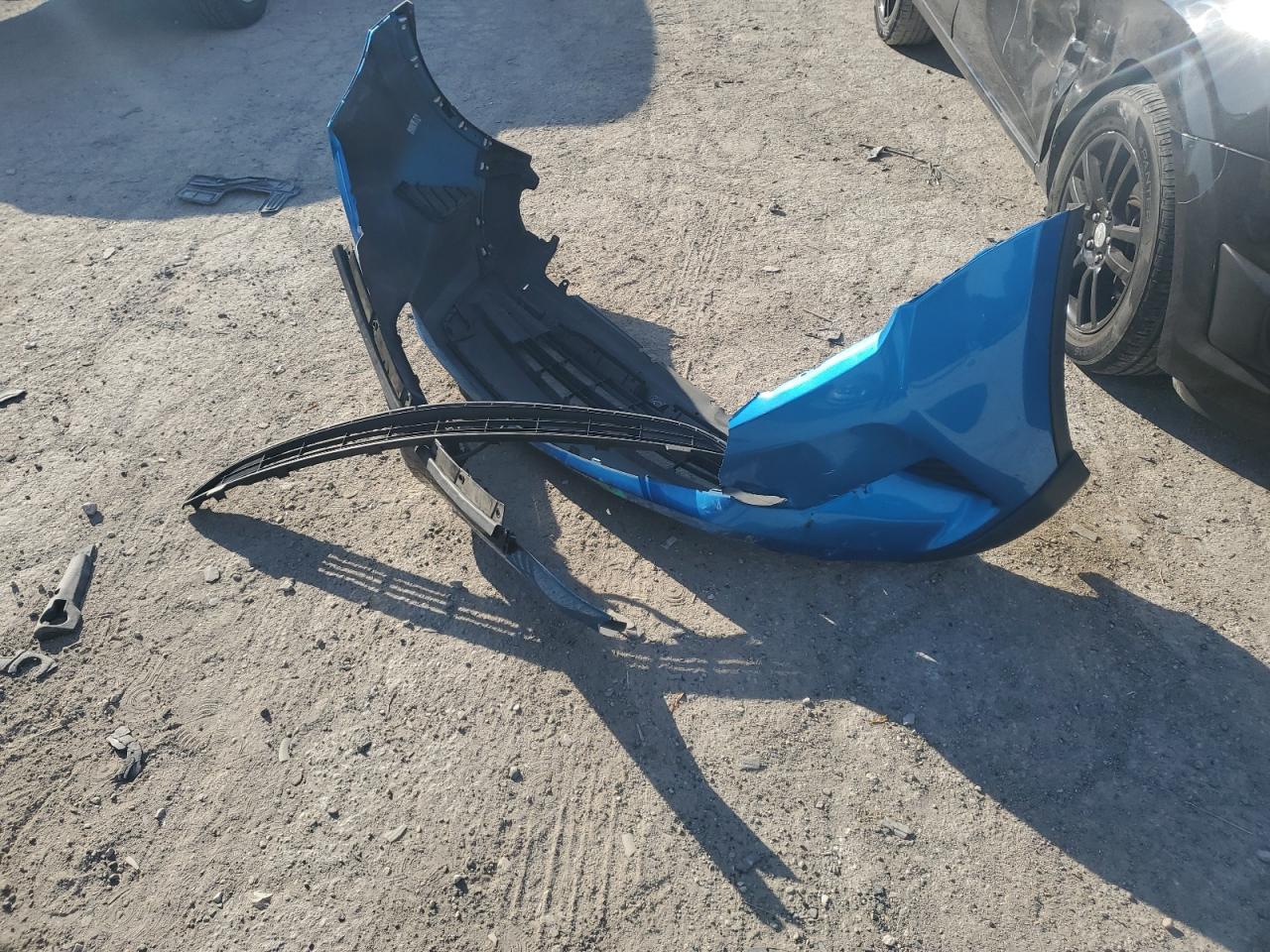 2018 Toyota RAV 4 VIN JTMRJREV3JD208087 Copart auction photo, front end damage thumbnail 13