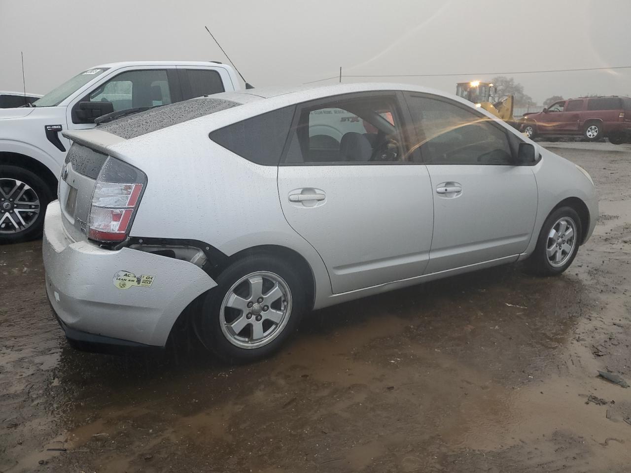 2004 Toyota Prius VIN JTDKB20U840037904 Copart auction photo, mechanical / rear end damage thumbnail 3