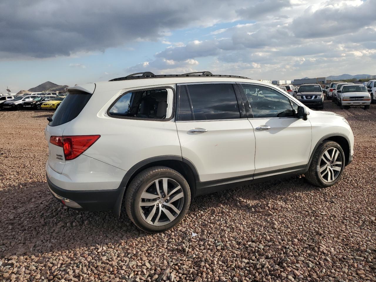 2016 Honda Pilot VIN 5FNYF6H9XGB062461 Copart auction photo, normal wear damage thumbnail 3
