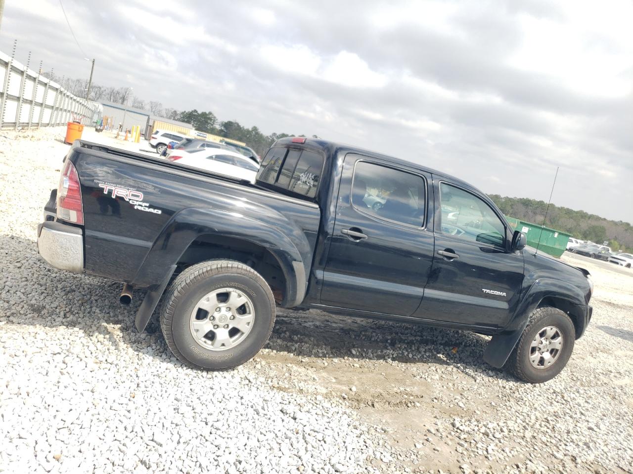 2011 Toyota Tacoma VIN 5TFJU4GN7BX010830 Copart auction photo, front end / minor dent/scratches damage thumbnail 3