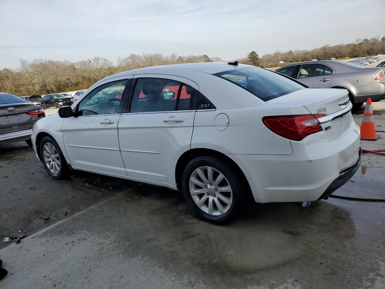 2013 Chrysler 200 VIN 1C3CCBBGXDN704200 Copart auction photo, rear end damage thumbnail 2