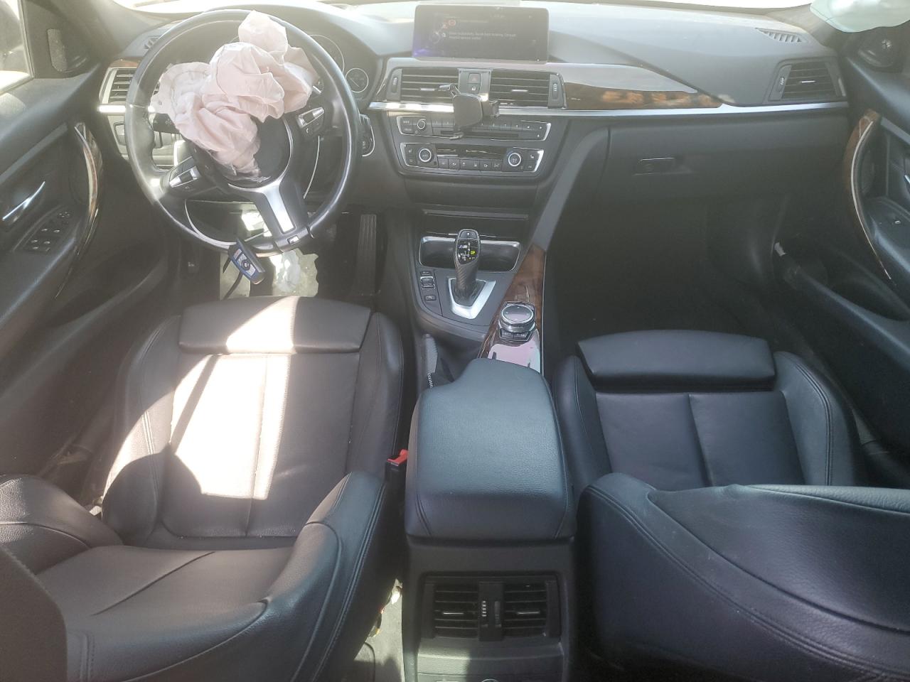 2015 BMW 3er VIN WBA3B9G58FNR93124 Copart auction photo, front end / rear end damage thumbnail 8