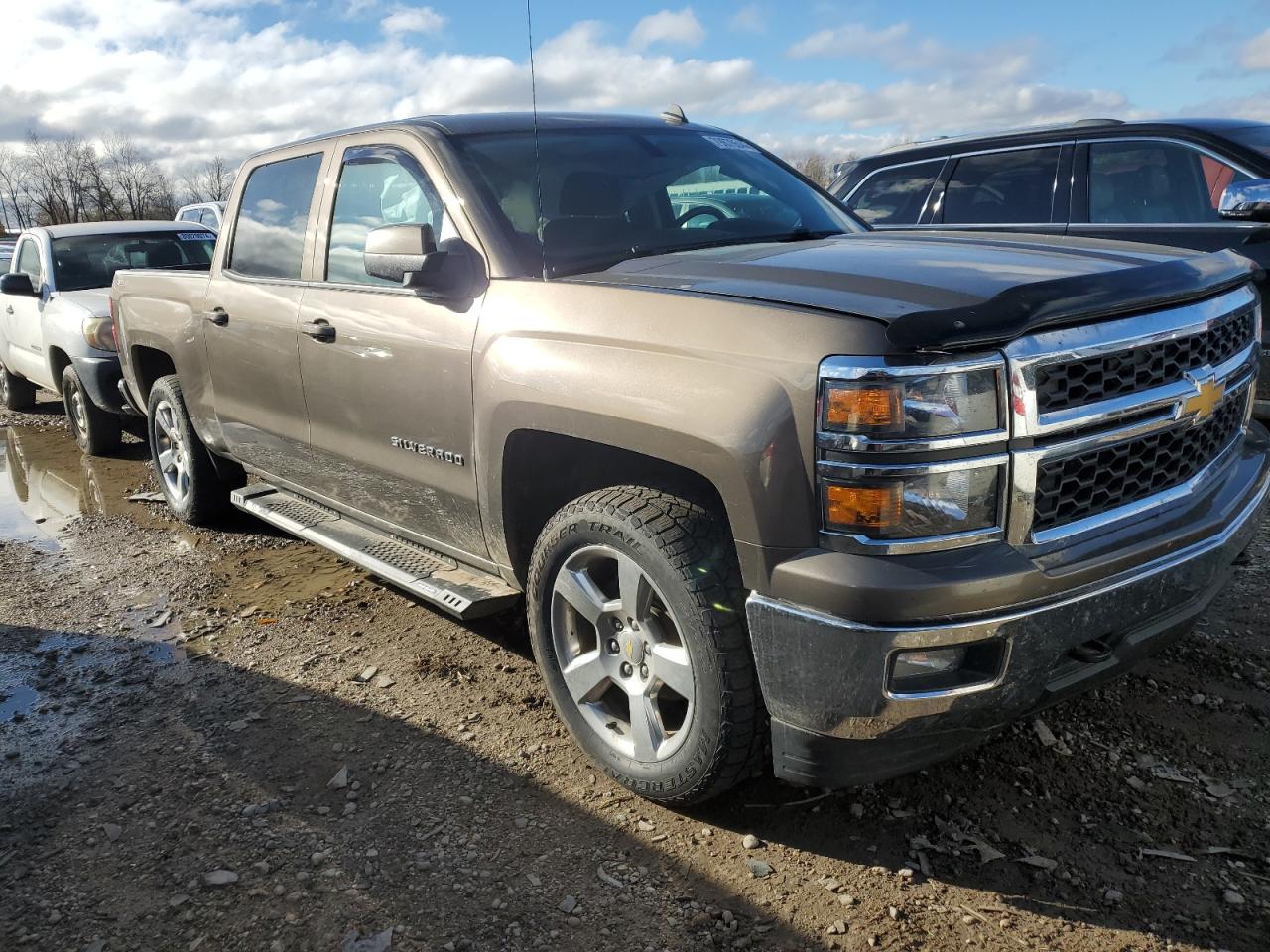 2014 Chevrolet Silverado VIN 3GCUKREC0EG169778 Copart auction photo, side / front end damage thumbnail 4