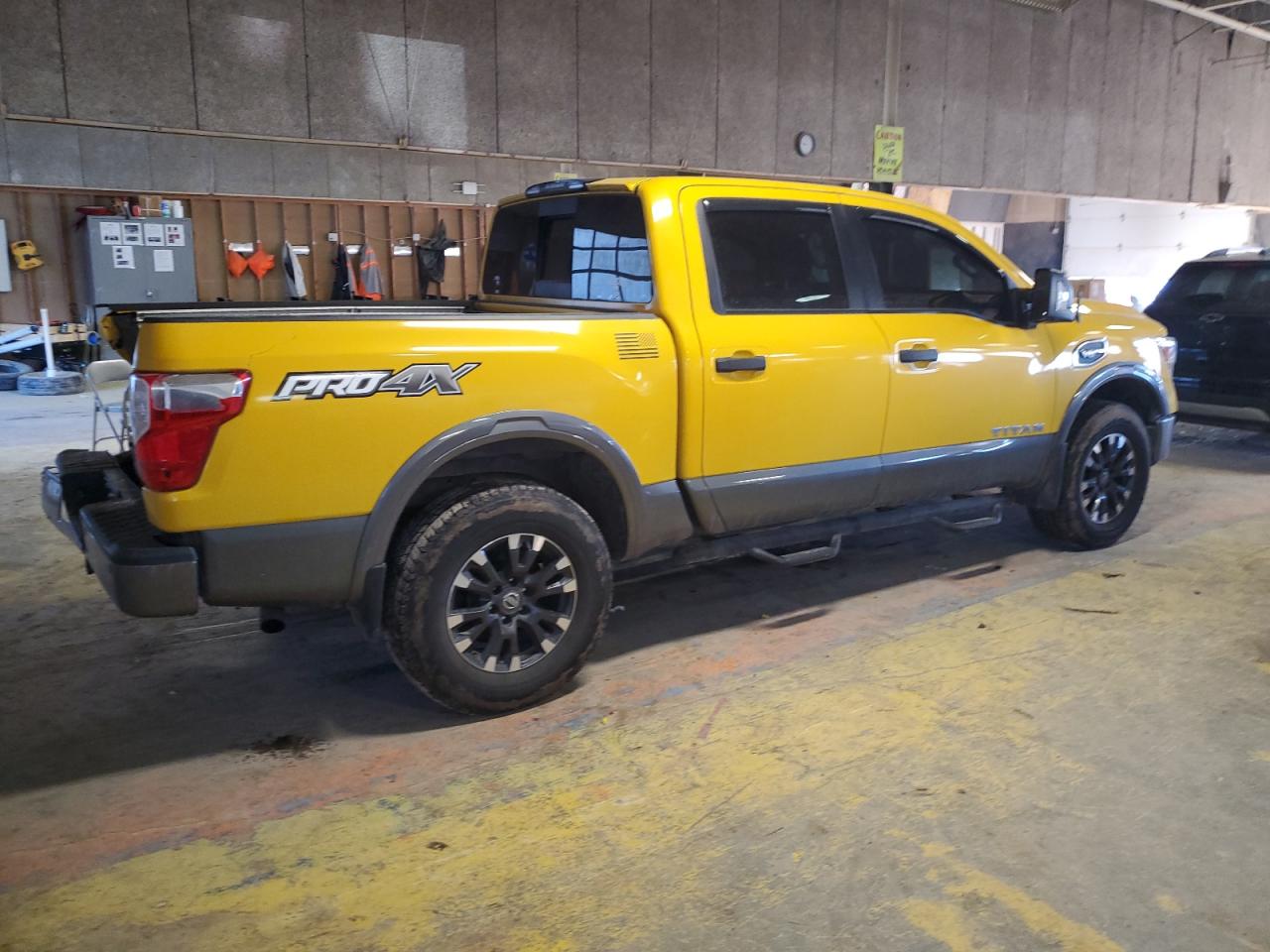 2017 Nissan Titan VIN 1N6AA1E52HN533331 Copart auction photo, rear end / front end damage thumbnail 3