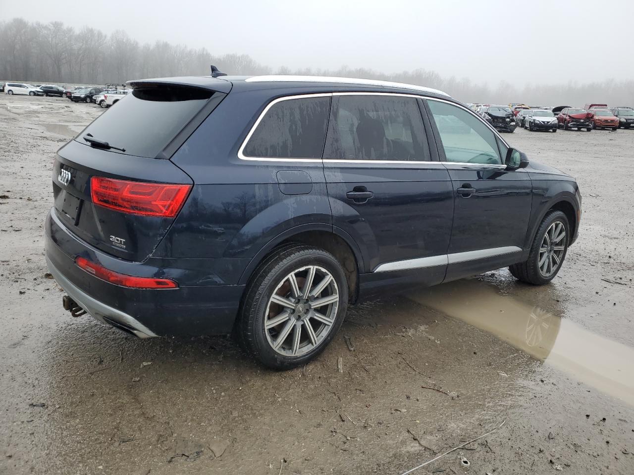 2017 Audi Q7 VIN WA1LAAF75HD025642 Copart auction photo, front end damage thumbnail 3