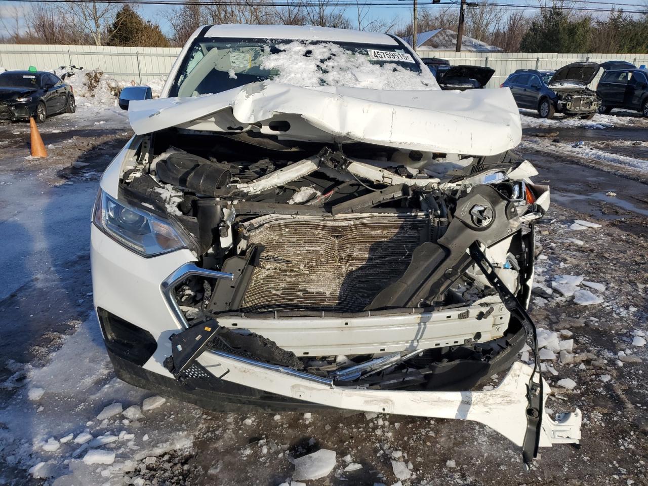 2020 Chevrolet Traverse VIN 1GNEVFKW4LJ205385 Copart auction photo, front end / side damage thumbnail 5