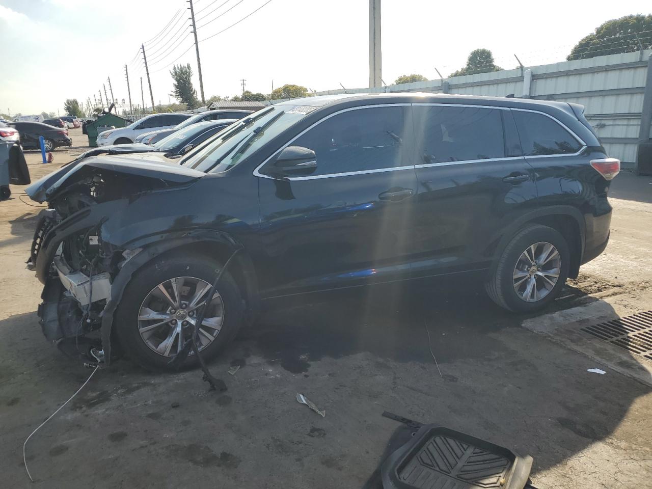 2015 Toyota Highlander VIN 5TDBKRFH0FS073265