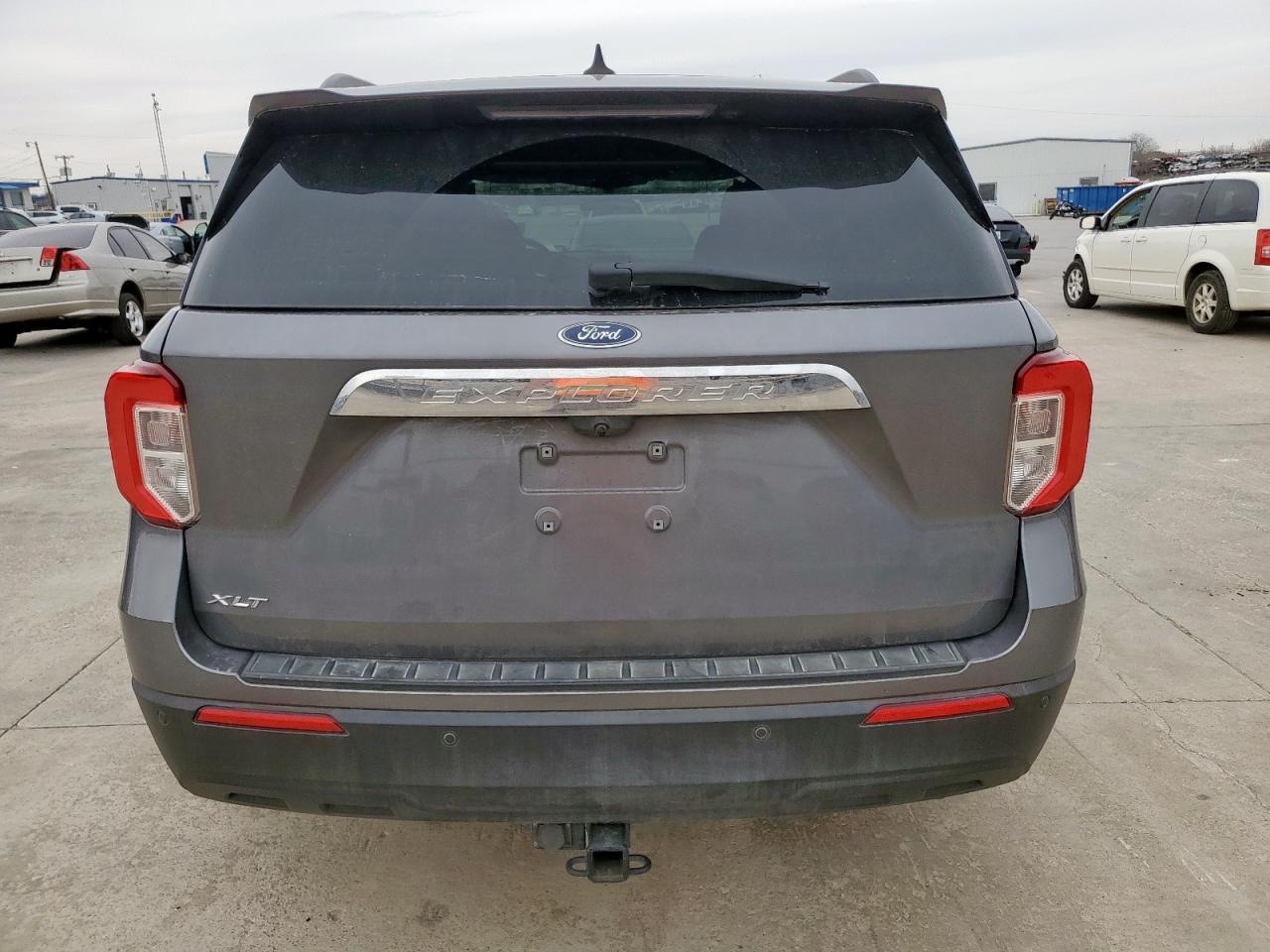 2021 Ford Explorer VIN 1FMSK7DH2MGC40641 Copart auction photo, side / front end damage thumbnail 6