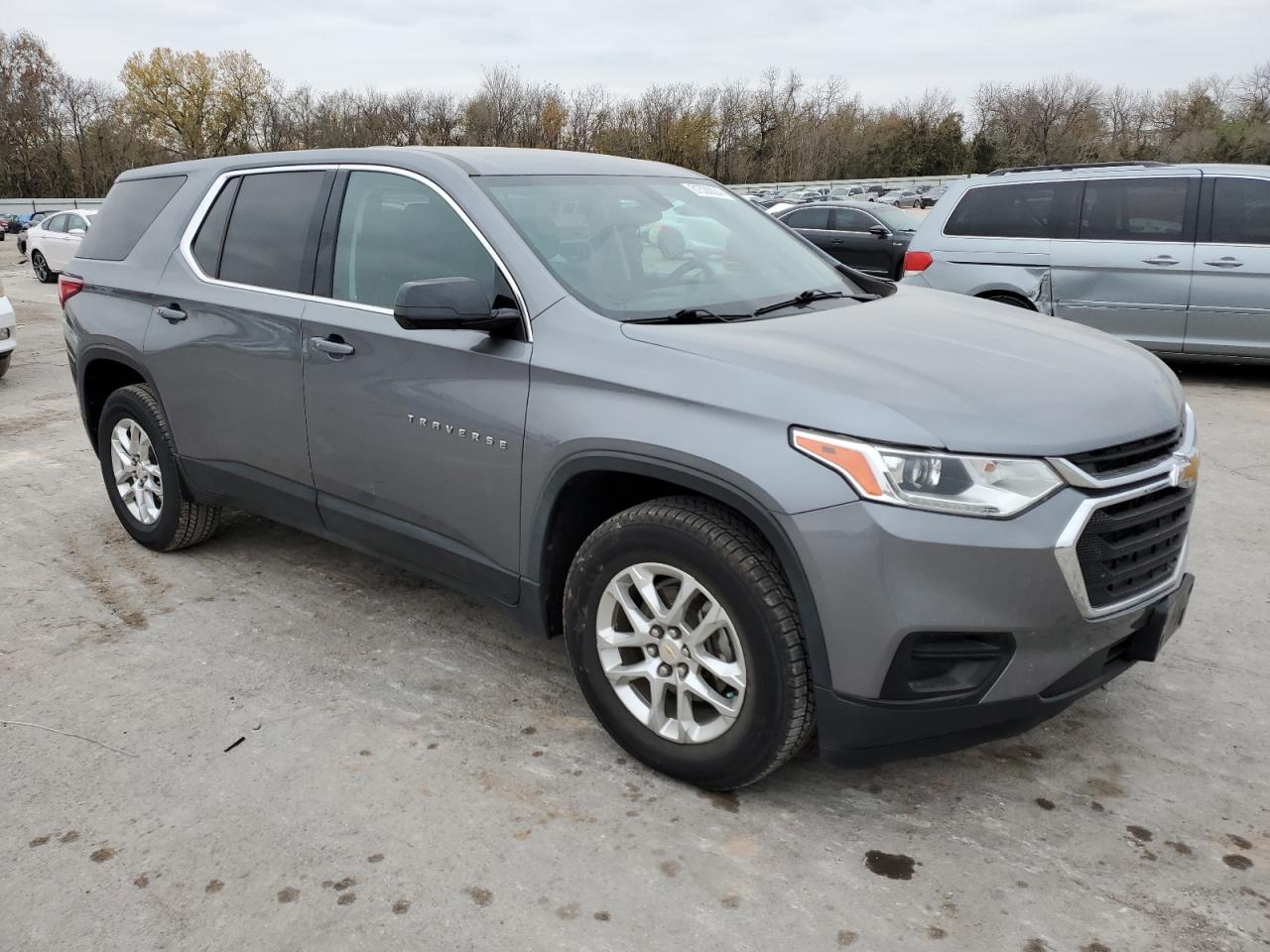 2019 Chevrolet Traverse VIN 1GNERFKW5KJ233375 Copart auction photo, front end / minor dent/scratches damage thumbnail 4