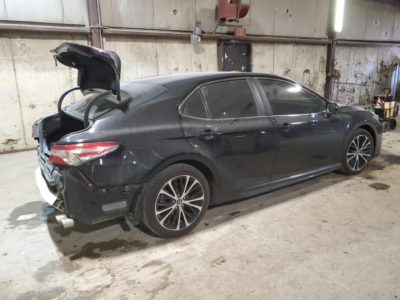 2018 Toyota Camry VIN 4T1B11HK2JU027420 Copart auction photo, rear end / minor dent/scratches damage thumbnail 3