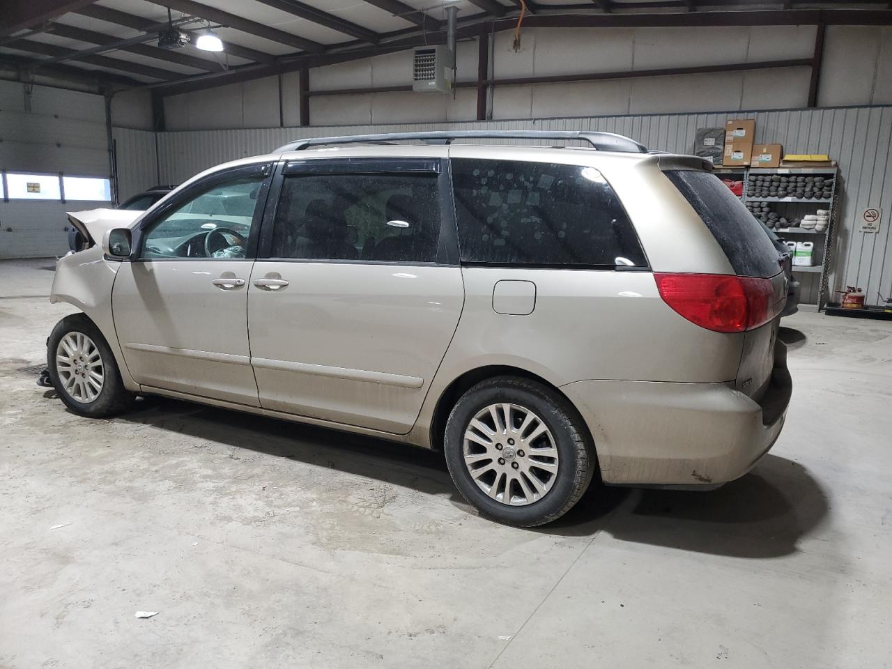 2009 Toyota Sienna VIN 5TDZK22C99S250321 Copart auction photo, front end damage thumbnail 2