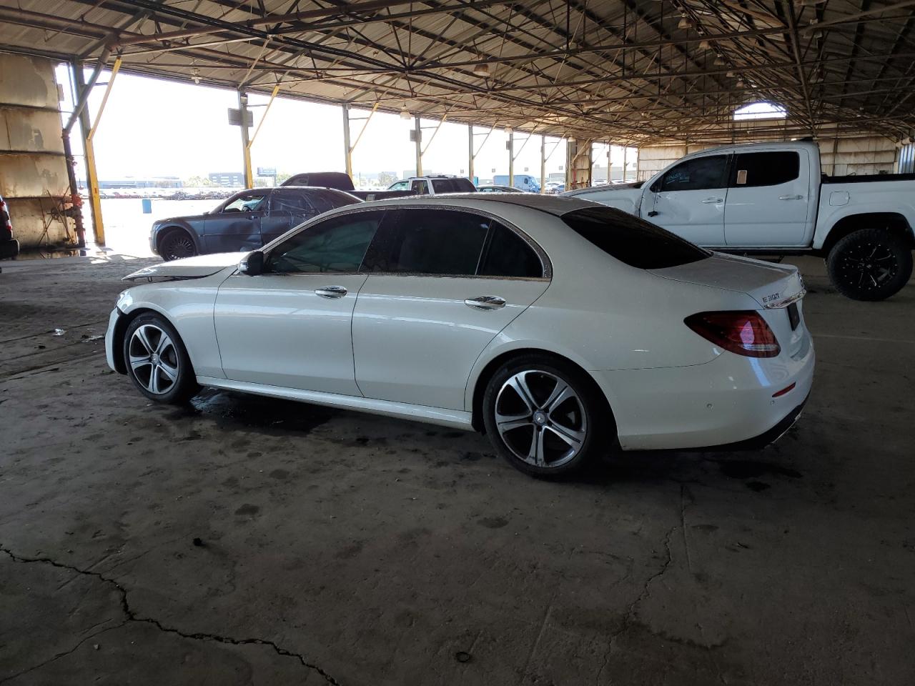2017 Mercedes-Benz E-klasse VIN WDDZF4JB3HA179109 Copart auction photo, front end / side damage thumbnail 2