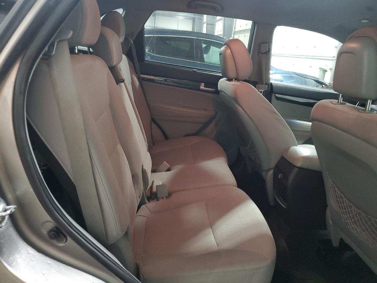 2014 KIA Sorento VIN 5XYKTDA63EG502819 Copart auction photo, all over damage thumbnail 11