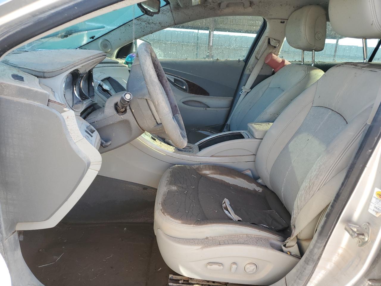 2010 Buick LaCrosse VIN 1G4GE5EVXAF298603 Copart auction photo, water/flood / all over damage thumbnail 7