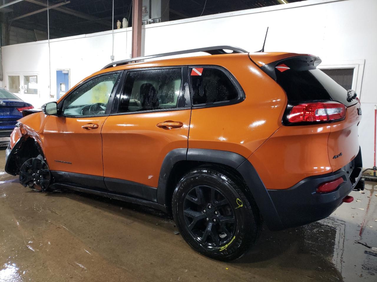 2016 Jeep Cherokee VIN 1C4PJMBS3GW154730 Copart auction photo, front end / side damage thumbnail 2