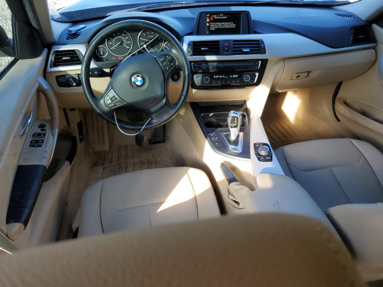 2016 BMW 3er VIN WBA8E1G56GNT35074 Copart auction photo, front end damage thumbnail 8