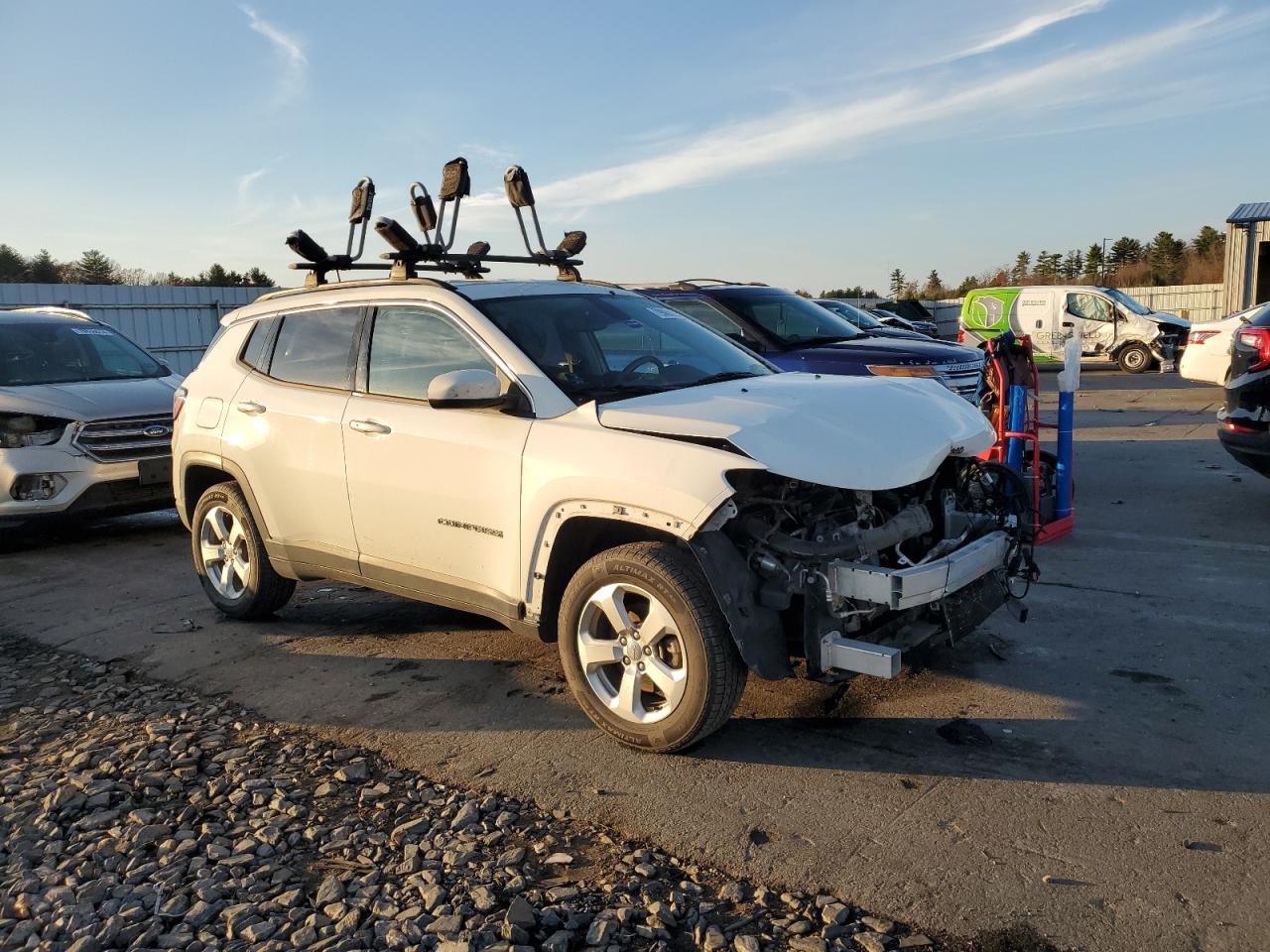2019 Jeep Compass VIN 3C4NJDBB6KT593880 Copart auction photo, front end damage thumbnail 4