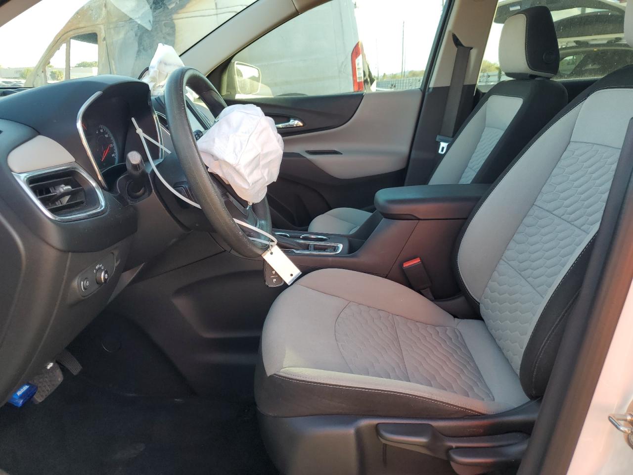 2019 Chevrolet Equinox VIN 3GNAXHEV4KS650326 Copart auction photo, front end damage thumbnail 7