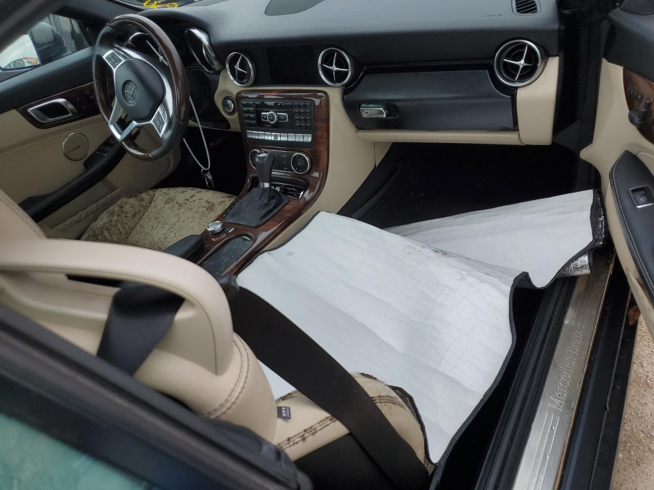 2012 Mercedes-Benz SLK-klasse VIN WDDPK5HA5CF015751 Copart auction photo, water/flood damage thumbnail 8