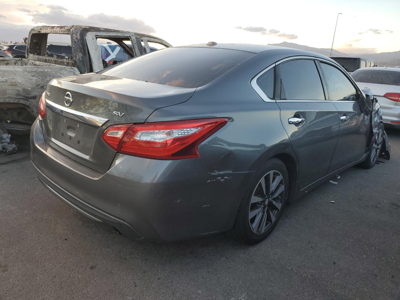 2017 Nissan Altima VIN 1N4AL3AP1HC194837 Copart auction photo, front end damage thumbnail 3