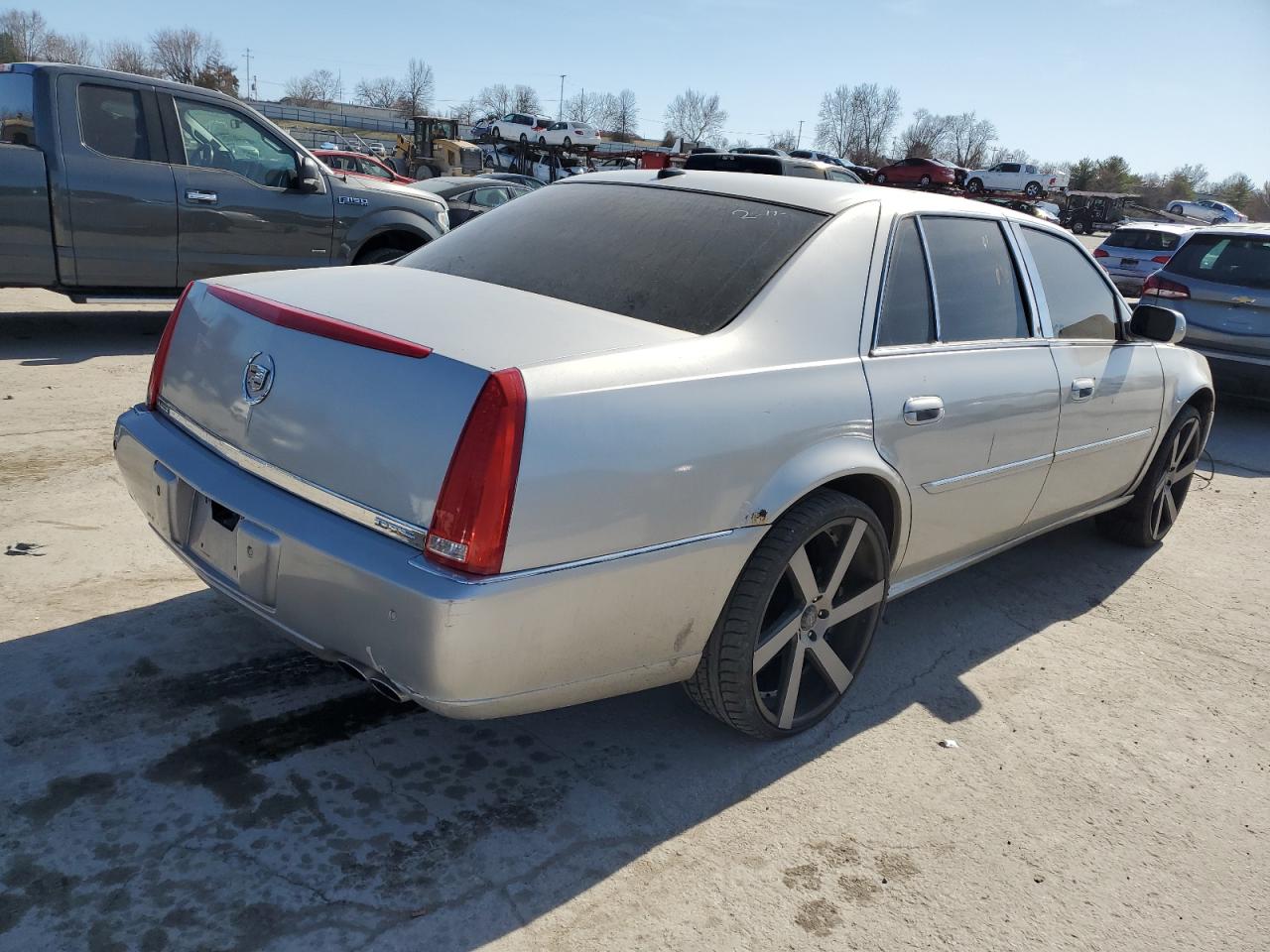 2007 Cadillac DTS VIN 1G6KD57Y87U140129 Copart auction photo, minor dent/scratches damage thumbnail 3