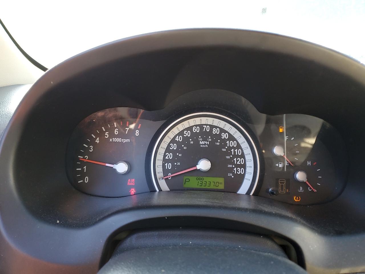 2007 Hyundai Entourage VIN KNDMC233676021730 Copart auction photo, front end / minor dent/scratches damage thumbnail 9